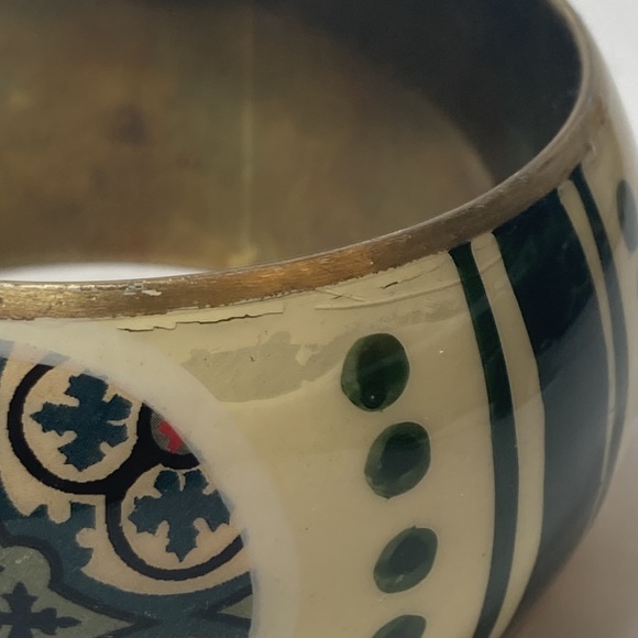 Enamel Metal Bangle Bracelet Cream Green - Picture 2 of 15